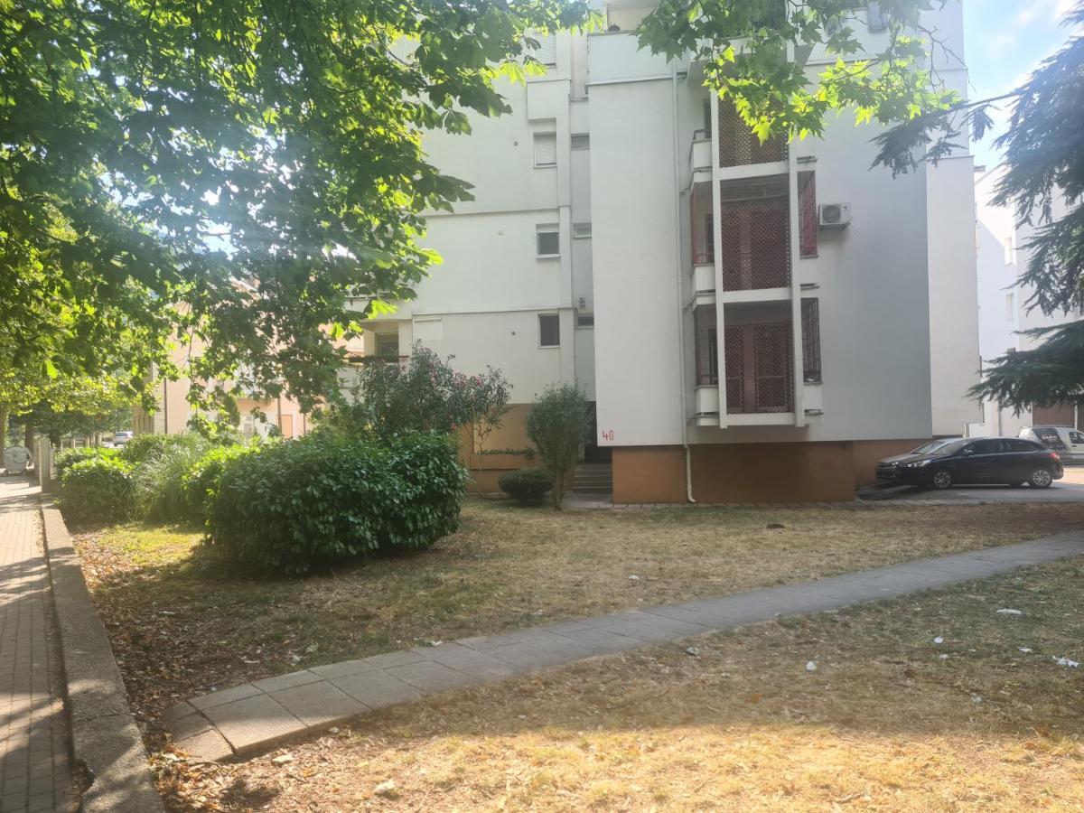 City Mid Mostar Apartment Buitenkant foto