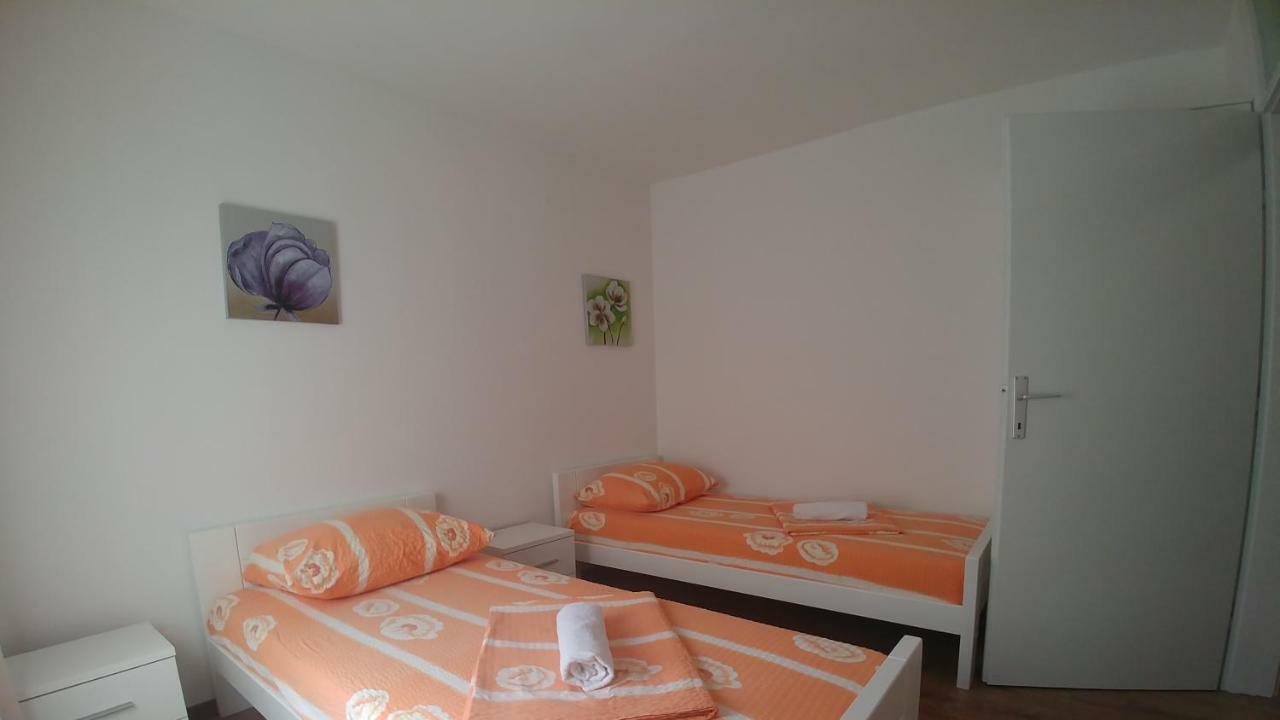 City Mid Mostar Apartment Buitenkant foto