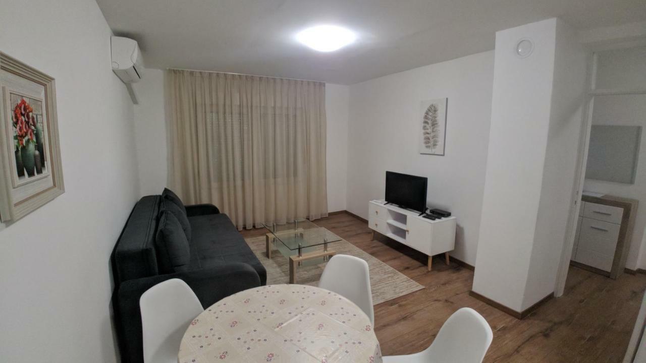 City Mid Mostar Apartment Buitenkant foto