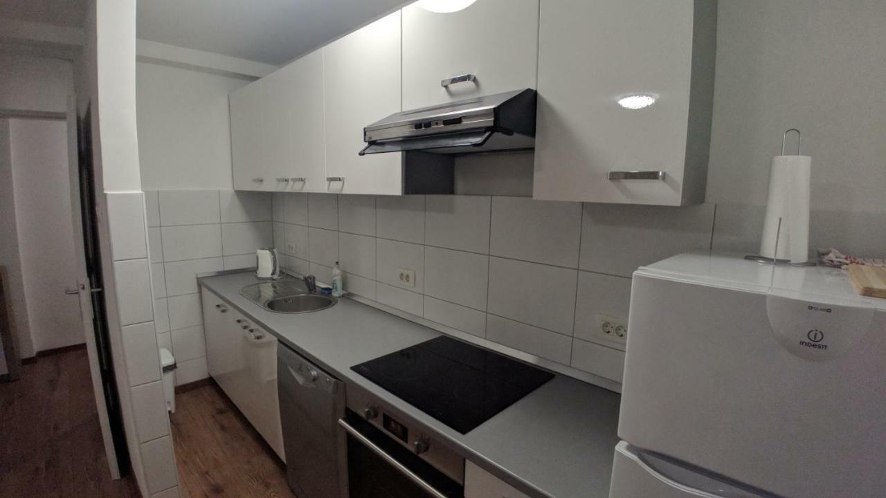 City Mid Mostar Apartment Buitenkant foto